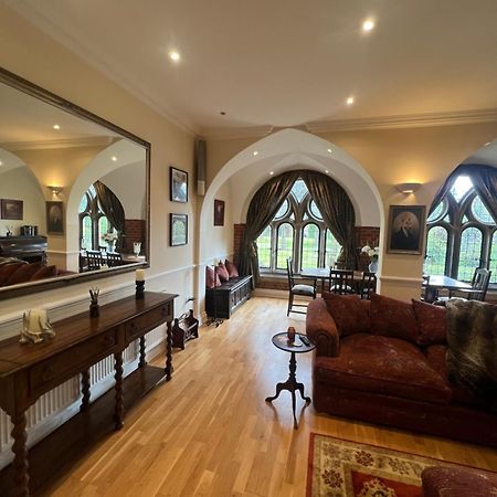 Victorian Convent Apartment Windsor Room photo