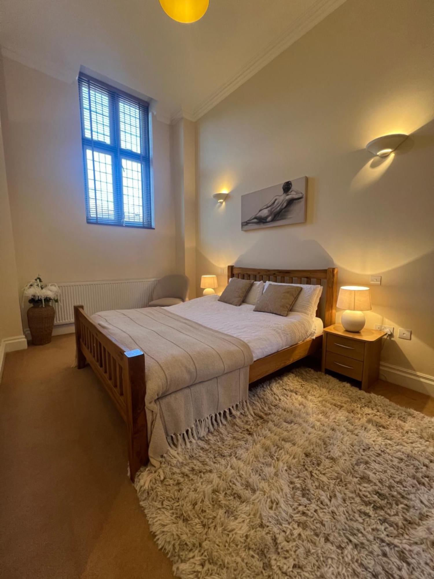 Victorian Convent Apartment Windsor Room photo
